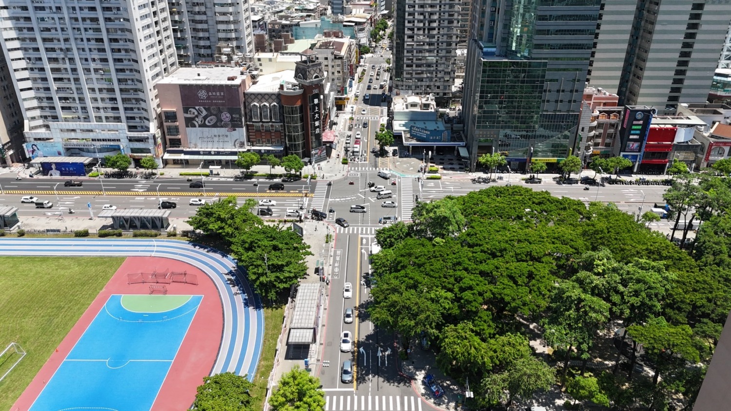 高市博愛、裕誠路口調整車道、號誌 增進路口安全