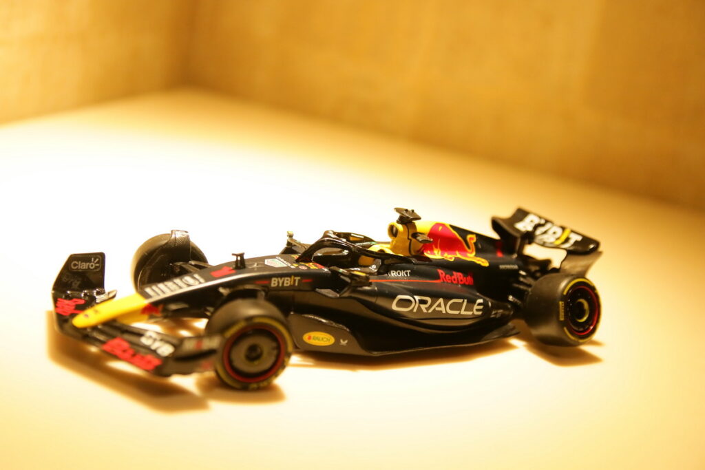 凡點16888桌菜贈Red Bull F1 模型賽車