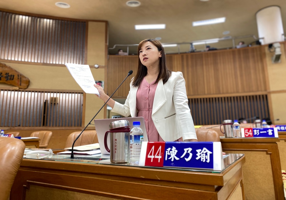 【美人瑜媽媽2-1】白衣媽媽一席話 主播從政躋身新北議會「7小福」 206 248240831a03