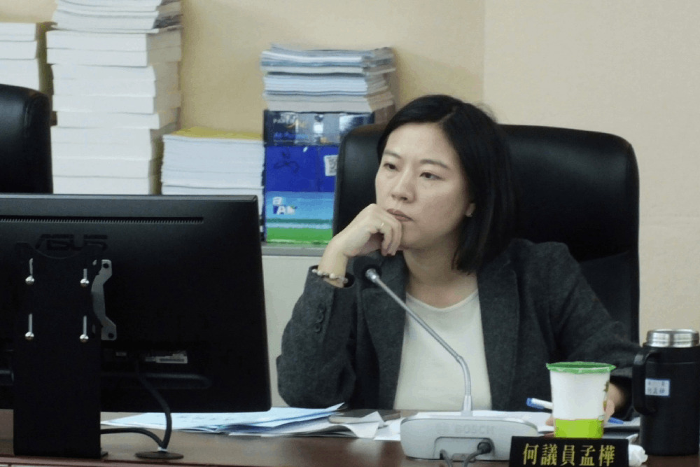 柯文哲接受招待黃國昌噤聲 何孟樺諷:正義立場改變了 206 照片來源:民進黨台北市議員何孟樺