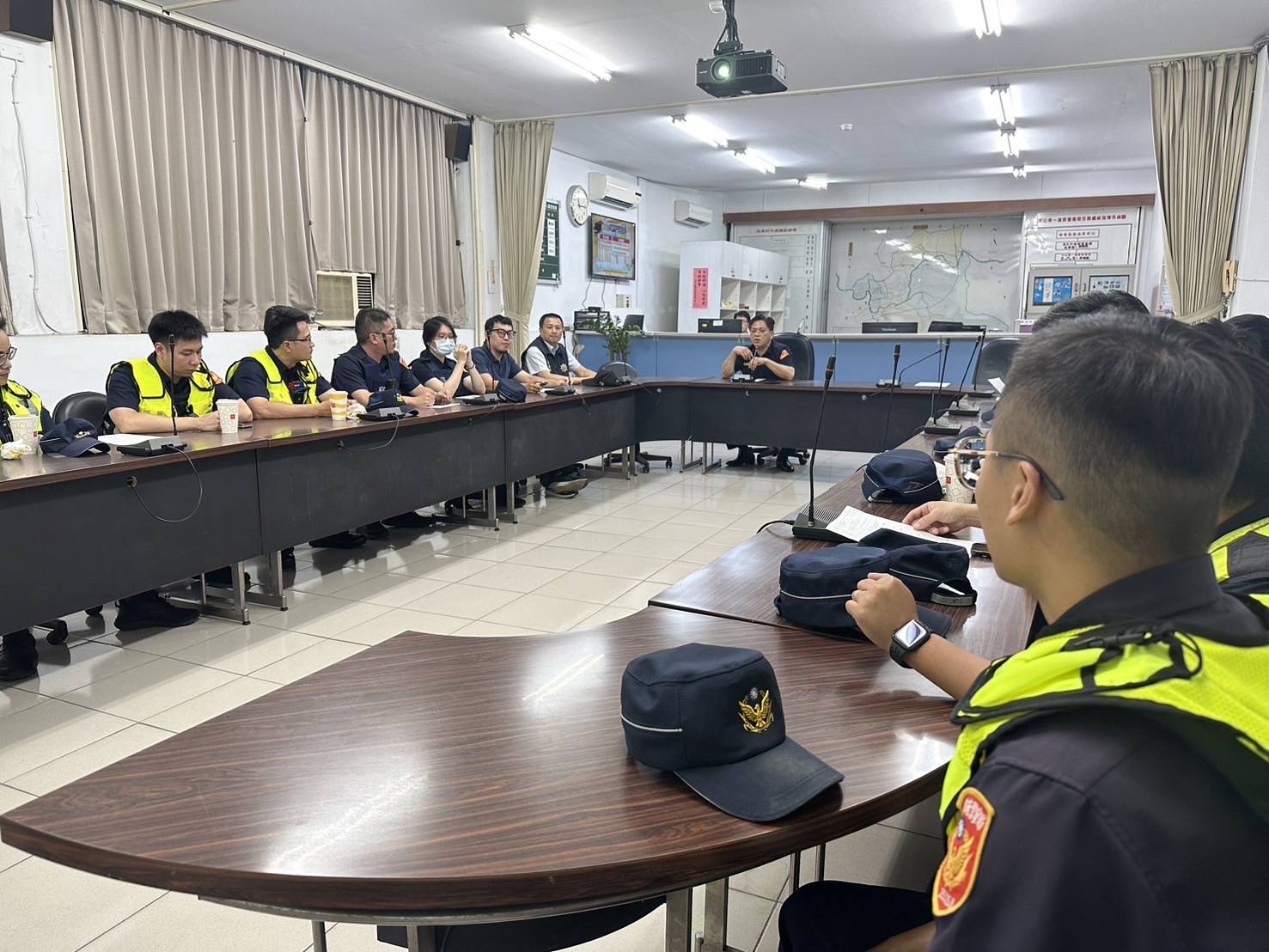 為壓制黑幫氣焰,保障市民安全,台北市政府警察局展開為期7日的「靖城專案」。(記者 黃荷琇翻攝)