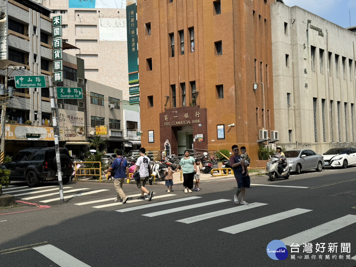 「交通安全月」今年主題為「人本交通-停讓文化」，嘉義市府將在九月份每周於交通處臉書推出相關活動／嘉義市府提供