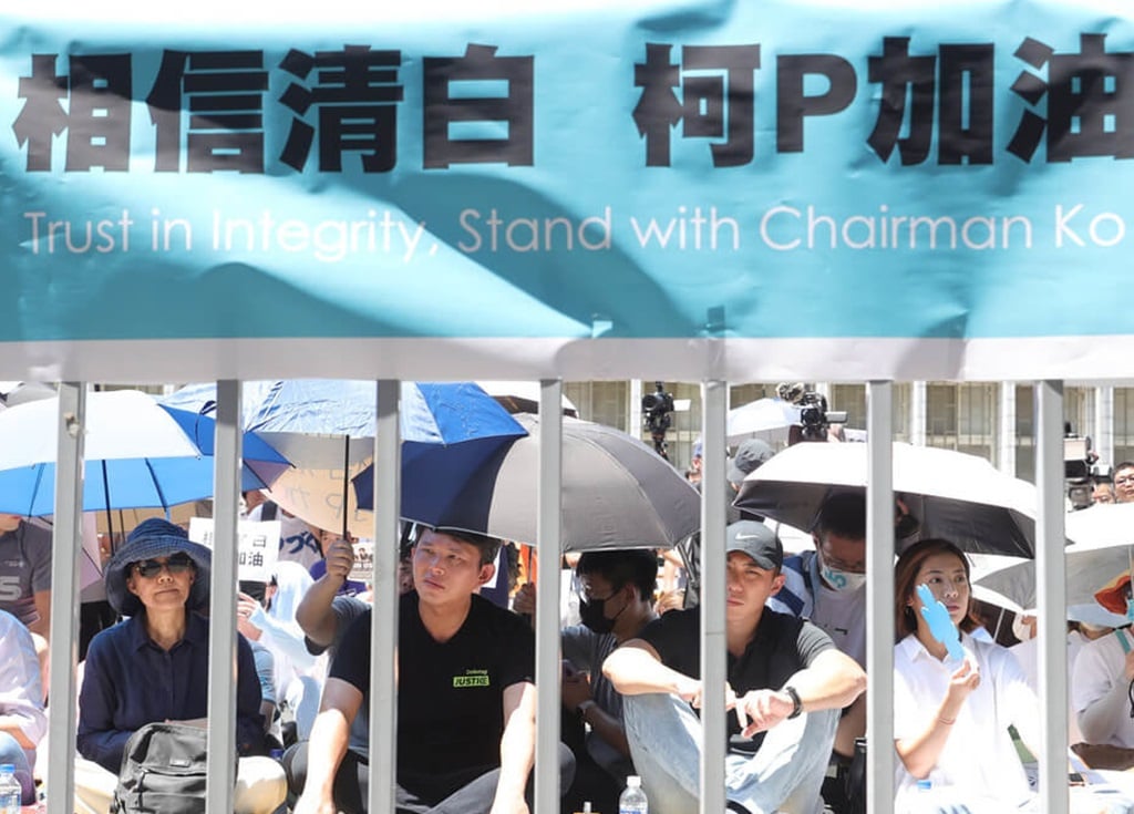 台北市議員苗博雅1日指出,民眾黨利用小草當道具的算計,只為造成衝突,大肆操作「政治迫害」悲情牌。中央社