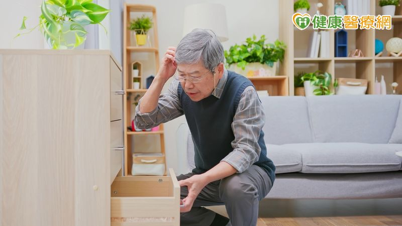 家中長輩忘東忘西恐非失智,而是罹「慢性水腦症」! 醫解析症狀