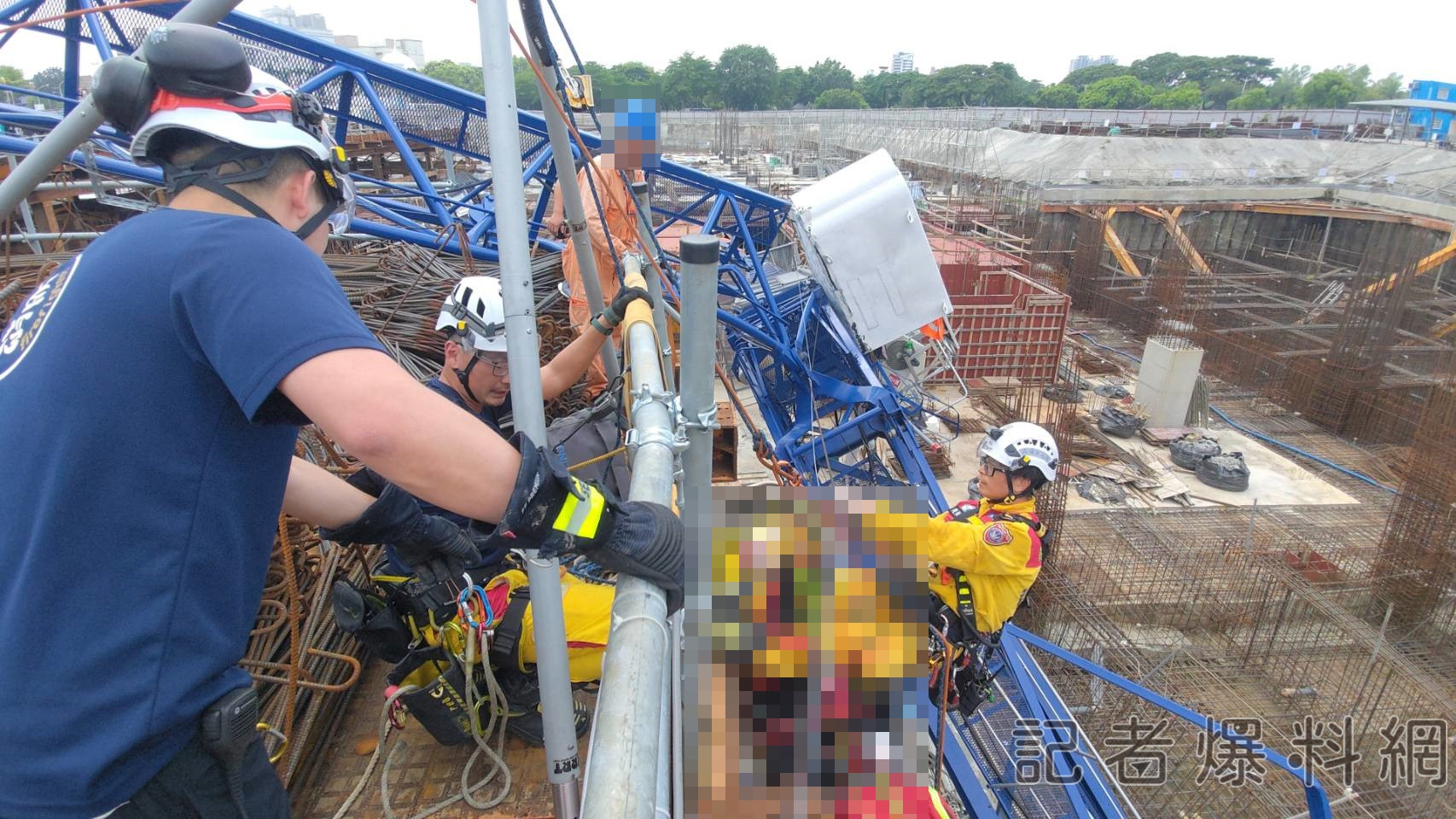 ▲高雄三井Lalaport工地傳出重大工安意外。(圖/記者金東天翻攝,下同)
