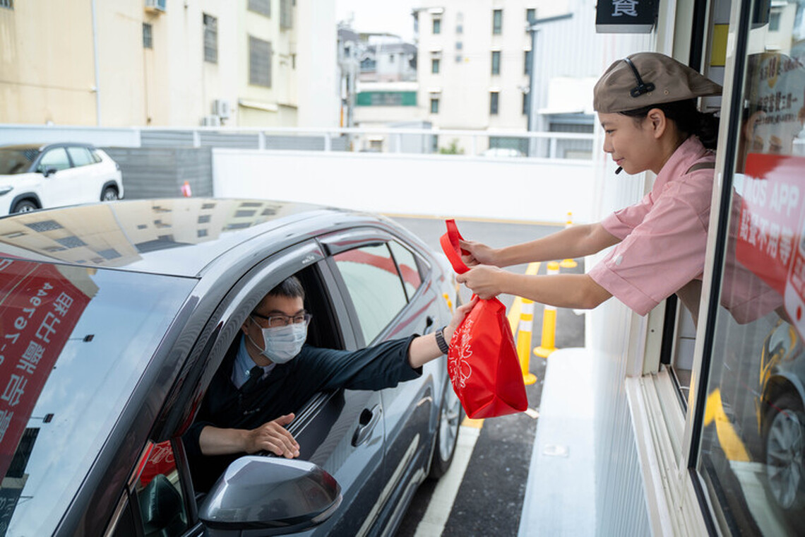 摩斯漢堡台南首間車道店在安南區開幕