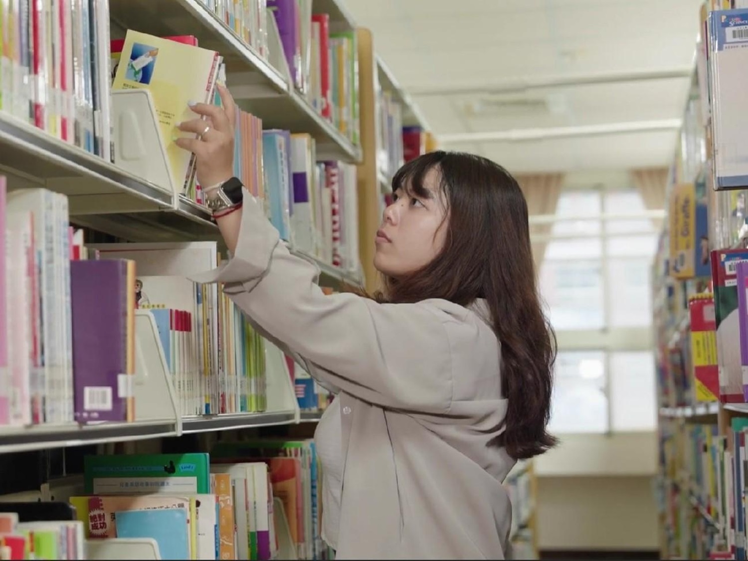 林寀綸同學於亞洲大學圖書館自學畫面