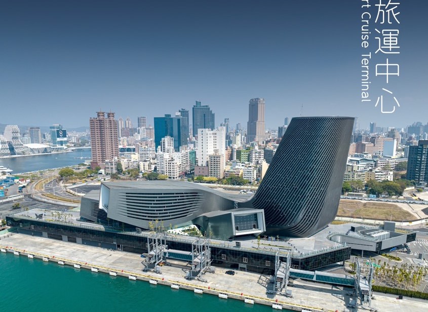 ▲高雄港埠旅運中心,榮獲台灣優良智慧綠建築設計類黃金獎(記者李堂安翻攝)