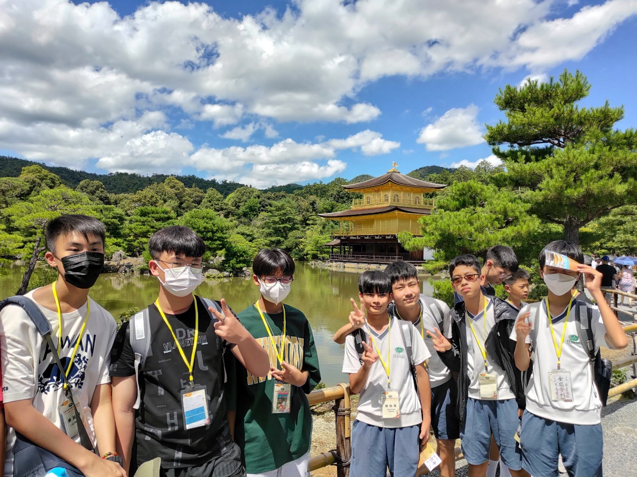 同學造訪世界文化遺產:鹿苑寺—京都必訪金碧輝煌的金閣寺。