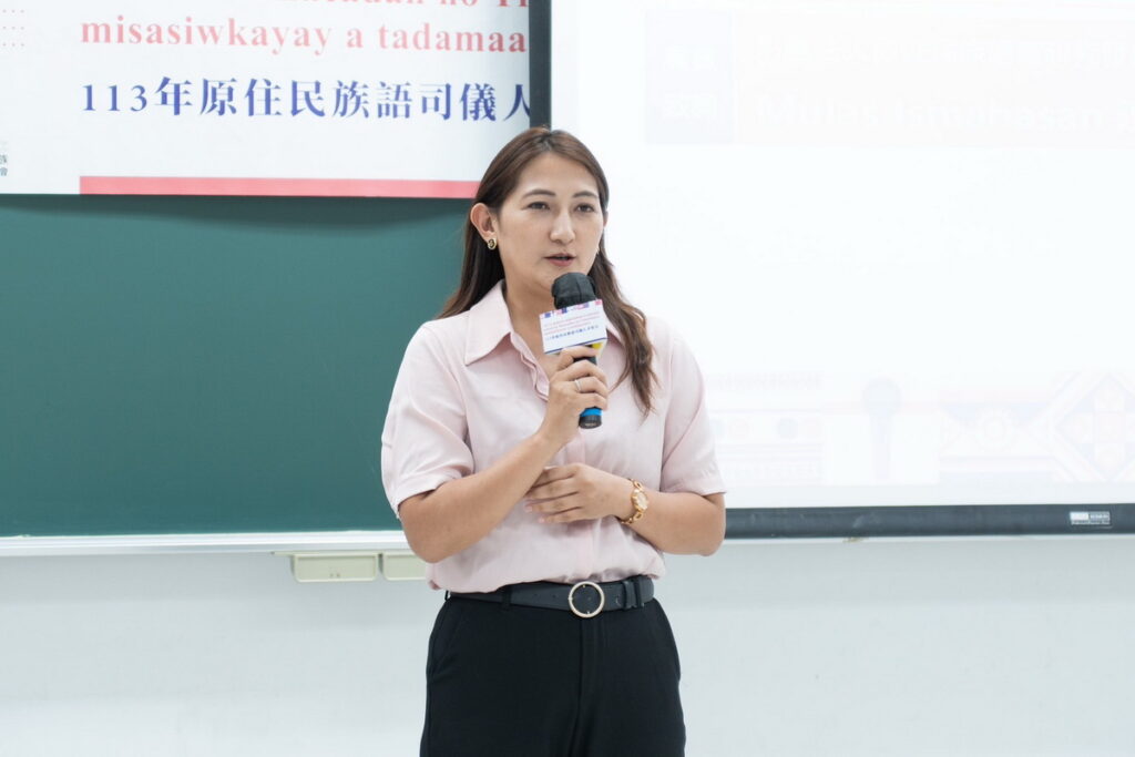 財團法人原住民族語言發展研究基金會教育推廣組Mulas Ismahasan陳慧君主任 致詞。