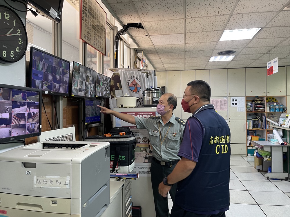 檢視照明及監視錄影設備 高市警巡守落實校園安全 255 cnews204240902a04
