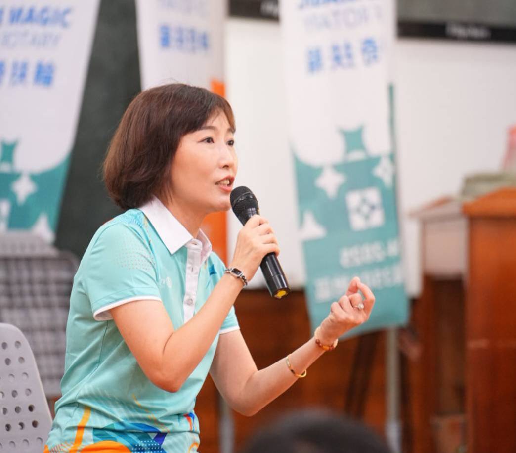總監周玉庭鼓勵學員在平凡中發現自己的優勢,努力成就不平凡的人生。(圖/記者黃溎芬翻攝)