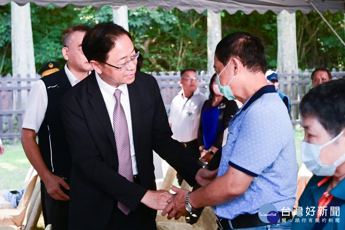 桃園市長張善政出席113年秋季祭典，慰問遺族家屬。<br /><br /> 