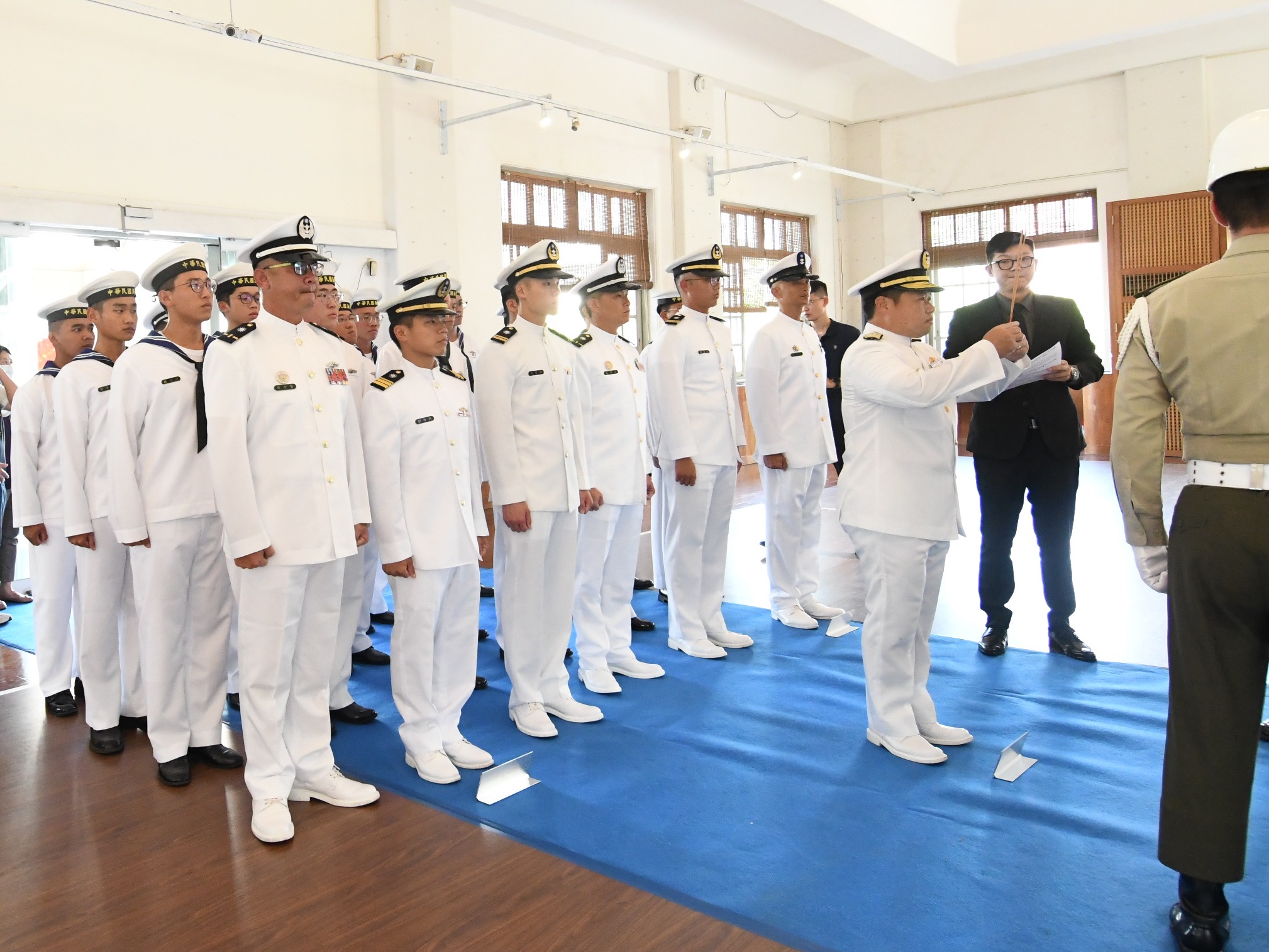 ▲彰化縣113年各界秋祭國殤大典，彰化縣長王惠美與陸軍第10軍團指揮官李中將共同擔任主祭，追悼為國捐軀及因公殉難的官兵與烈士英靈。（縣政府提供）