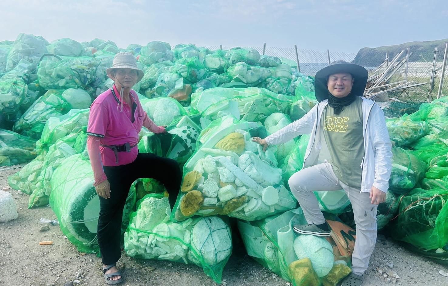 清理澎湖南方四島海洋垃圾 環保公司董事長攜手當地居民 回收轉化再利用