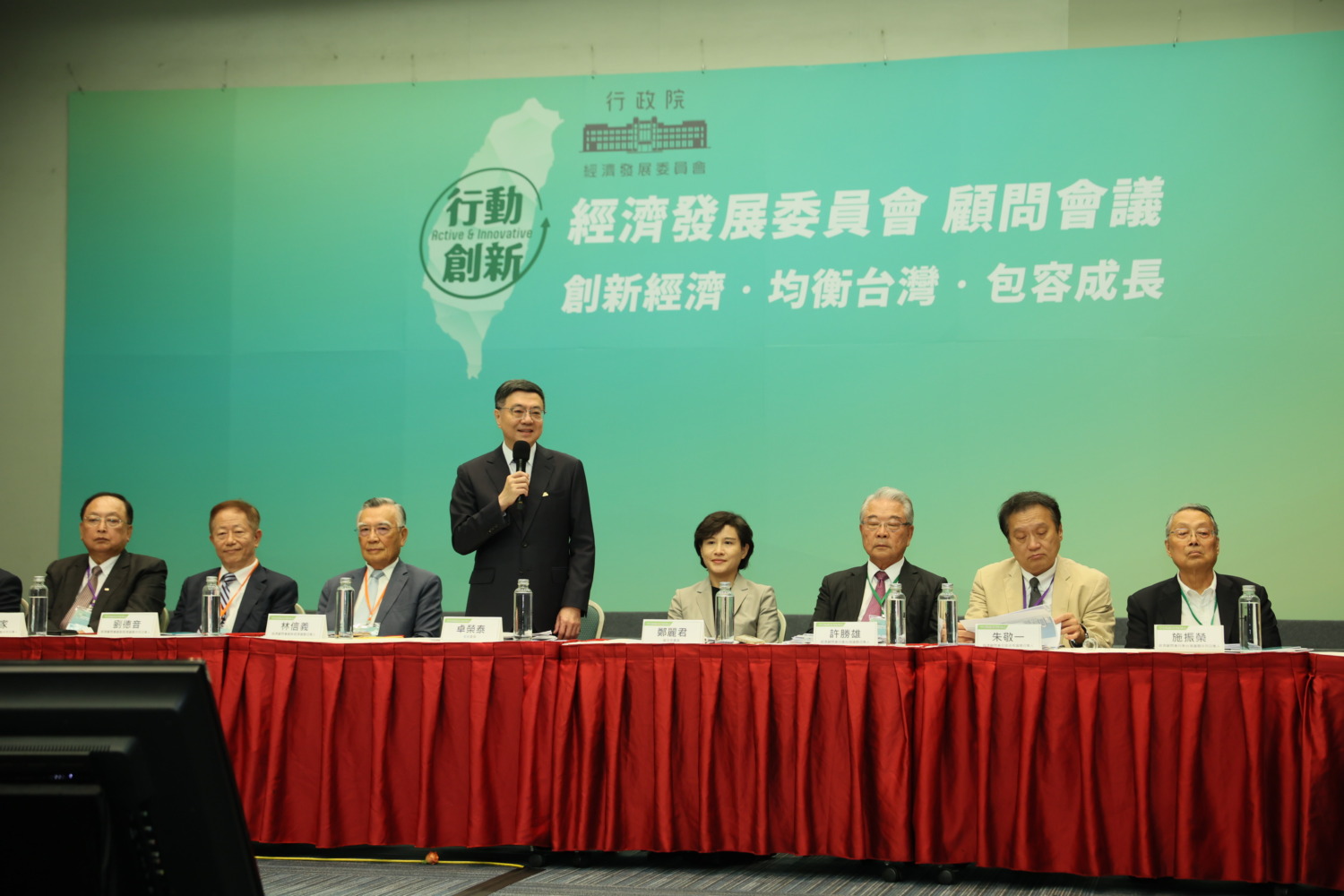 行政院經發會登場  加盟協會提供政策建言  推動青創x台灣品牌國際化