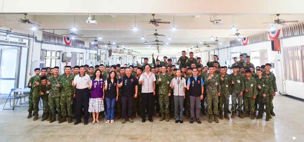 ▲桃園市長張善政今天下午前往楊梅區陸軍步兵第一○九旅太平里營區,參加「113年中秋節勞軍活動」。(桃園市政府提供)