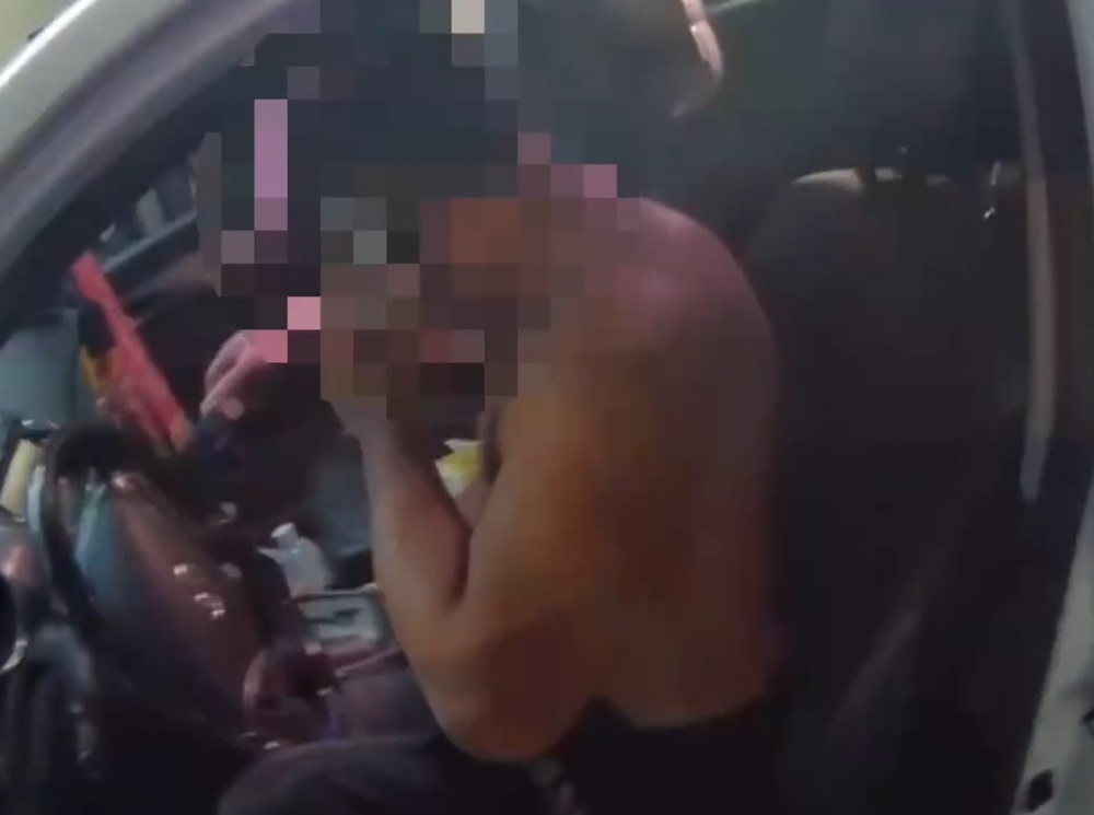 半裸男衝撞警車逃 45歲男原來是傷害通緝犯 208 cnews204240903a05