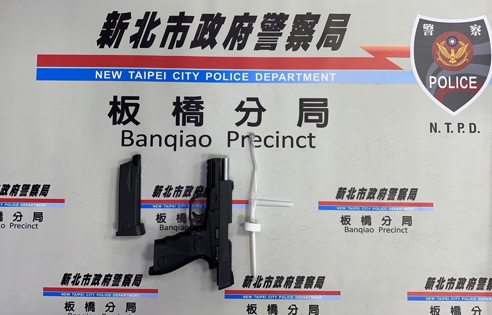 半裸男衝撞警車逃 45歲男原來是傷害通緝犯 209 cnews204240903a04