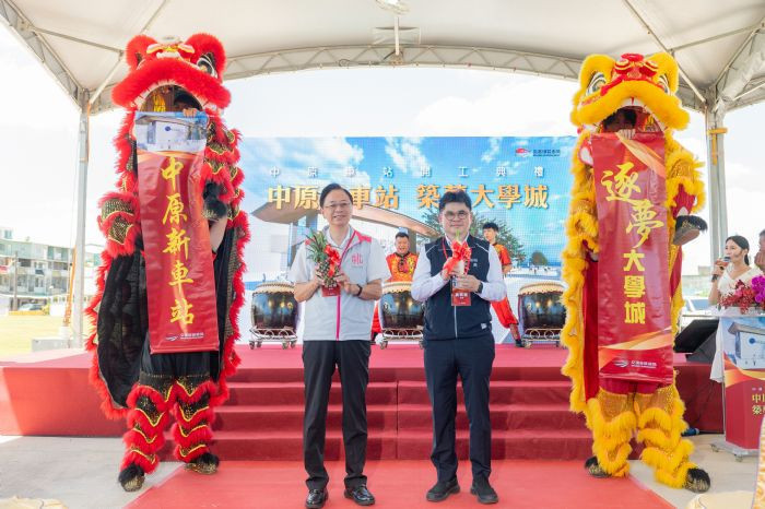 張市長與鐵道局楊局長合照。<br /><br /> <br /><br /> 