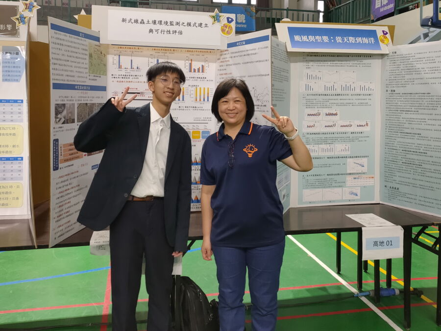 圖/國三張丞博透過研究「線蟲土壤食物網檢測模式建立與功能性調節」奪魁。(竹林中學提供)