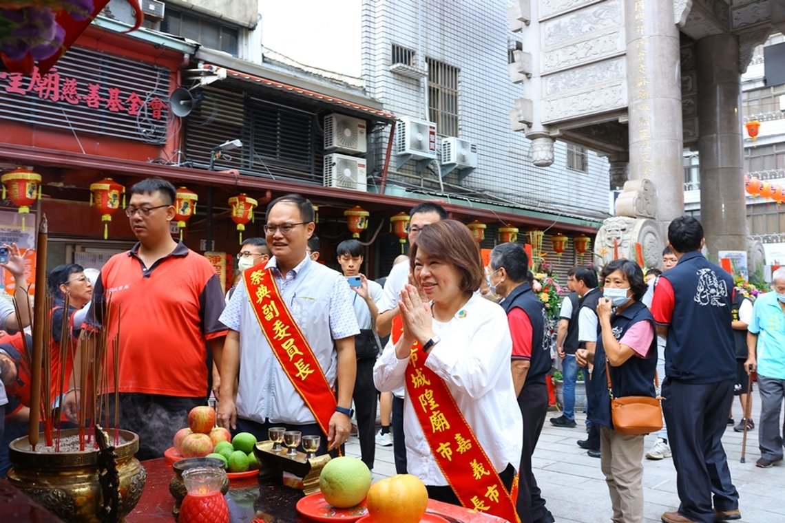 恭祝諸羅城隍尊神聖誕 嘉義市長黃敏惠偕同各界貴賓循古禮同祈國泰民安