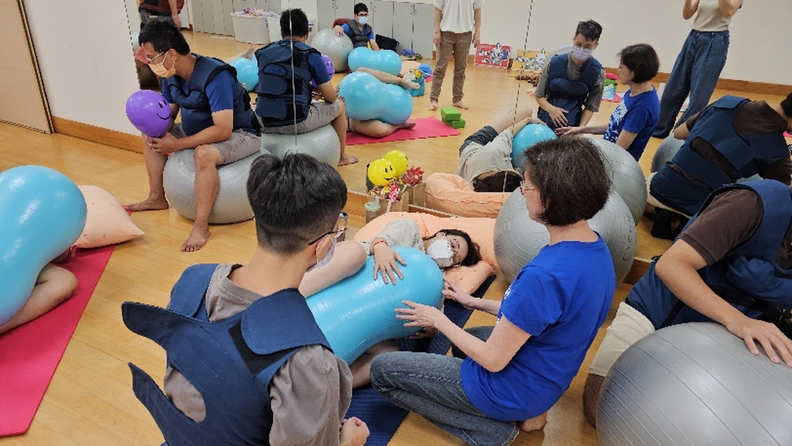 準爸爸共感體驗 嘉基孕產婦心理健康促進活動 讓媽咪心花朵朵開