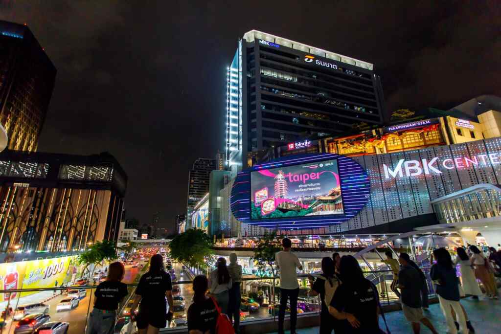 ▲臺北美食美景出現在曼谷市區,吸引泰國民眾目光。(台北市觀傳局提供)