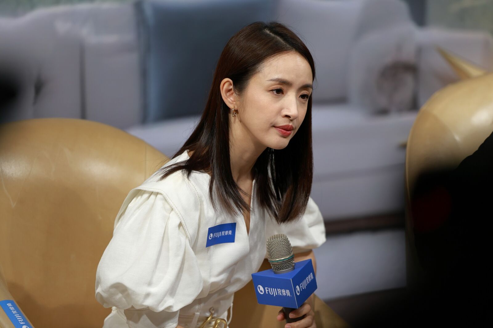 【藍蝴蝶專欄】綠粉粉炎上「0負評女神」 能否提升「台獨」認同率? 224 【藍蝴蝶專欄】綠粉粉炎上「0負評女神」 能否提升「台獨」認同率? 223