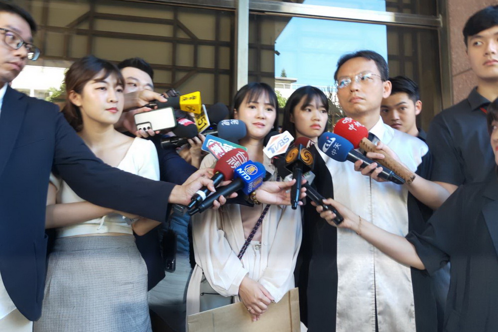 鍾小平節目中放話收賄數億 民眾黨自訴加重誹謗 238 鍾小平節目中放話收賄數億 民眾黨自訴加重誹謗 237