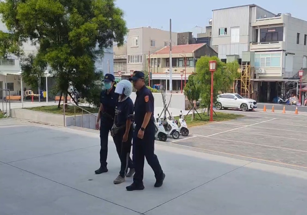 萬人擠爆「東石海之夏煙火秀」 大膽偷車賊難逃鷹眼遭查緝 244 248240904a04