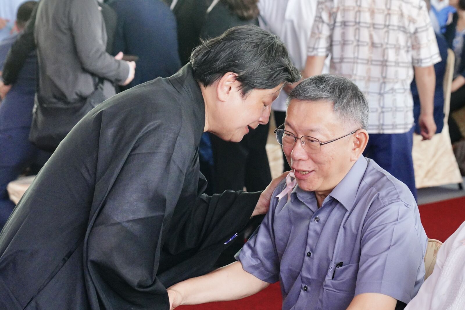 柯文哲率黨籍立委出席傅崐萁母親告別式 立院新會期藍白合氛圍濃厚 254 柯文哲率黨籍立委出席傅崐萁母親告別式 立院新會期藍白合氛圍濃厚 253