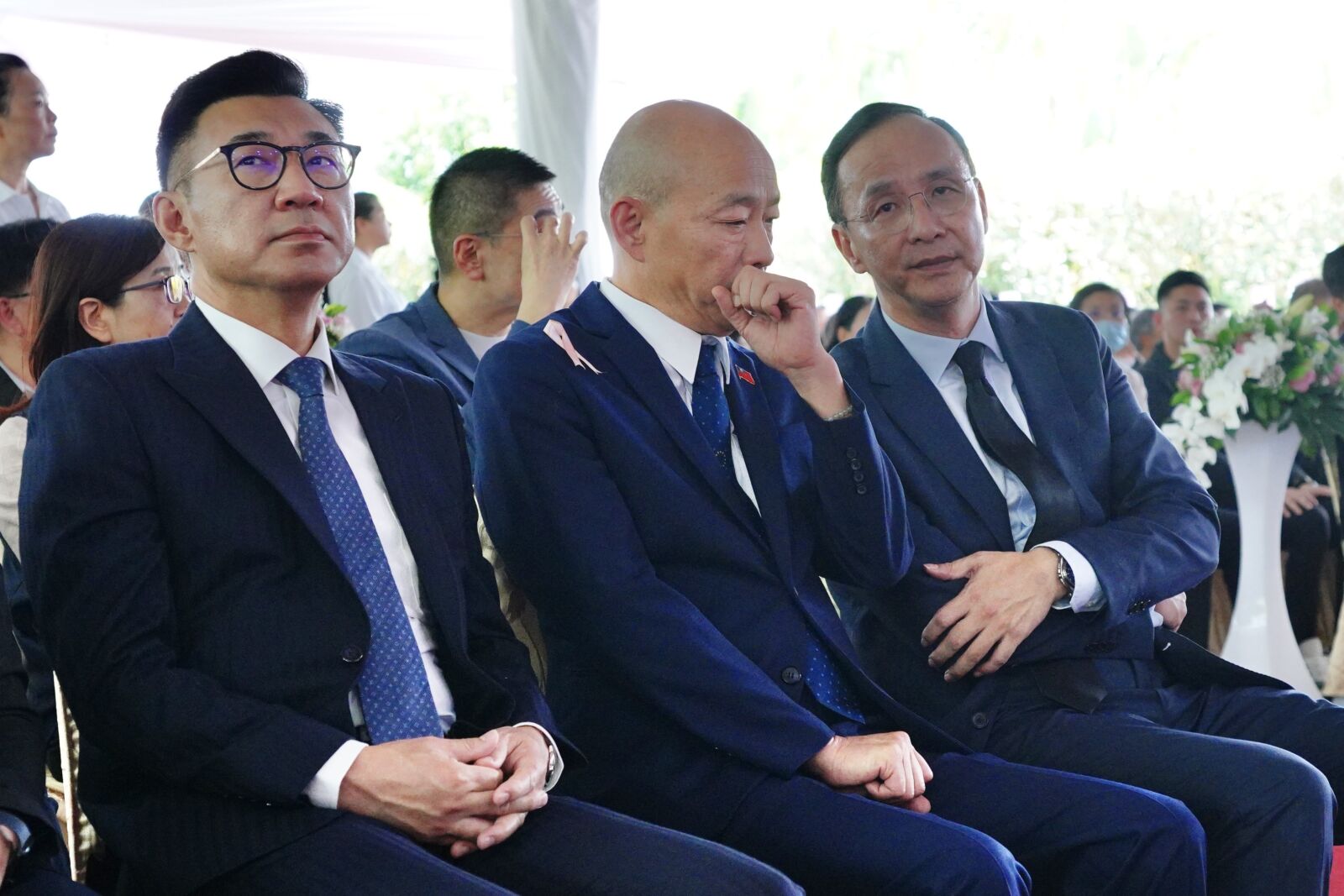 柯文哲率黨籍立委出席傅崐萁母親告別式 立院新會期藍白合氛圍濃厚 258 柯文哲率黨籍立委出席傅崐萁母親告別式 立院新會期藍白合氛圍濃厚 257