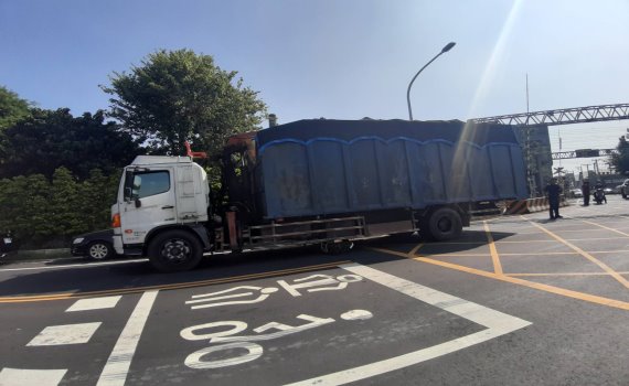 驚魂!花壇八旬婦騎腳踏車遭大貨車撞擊拖行數十米 傷重不治身亡