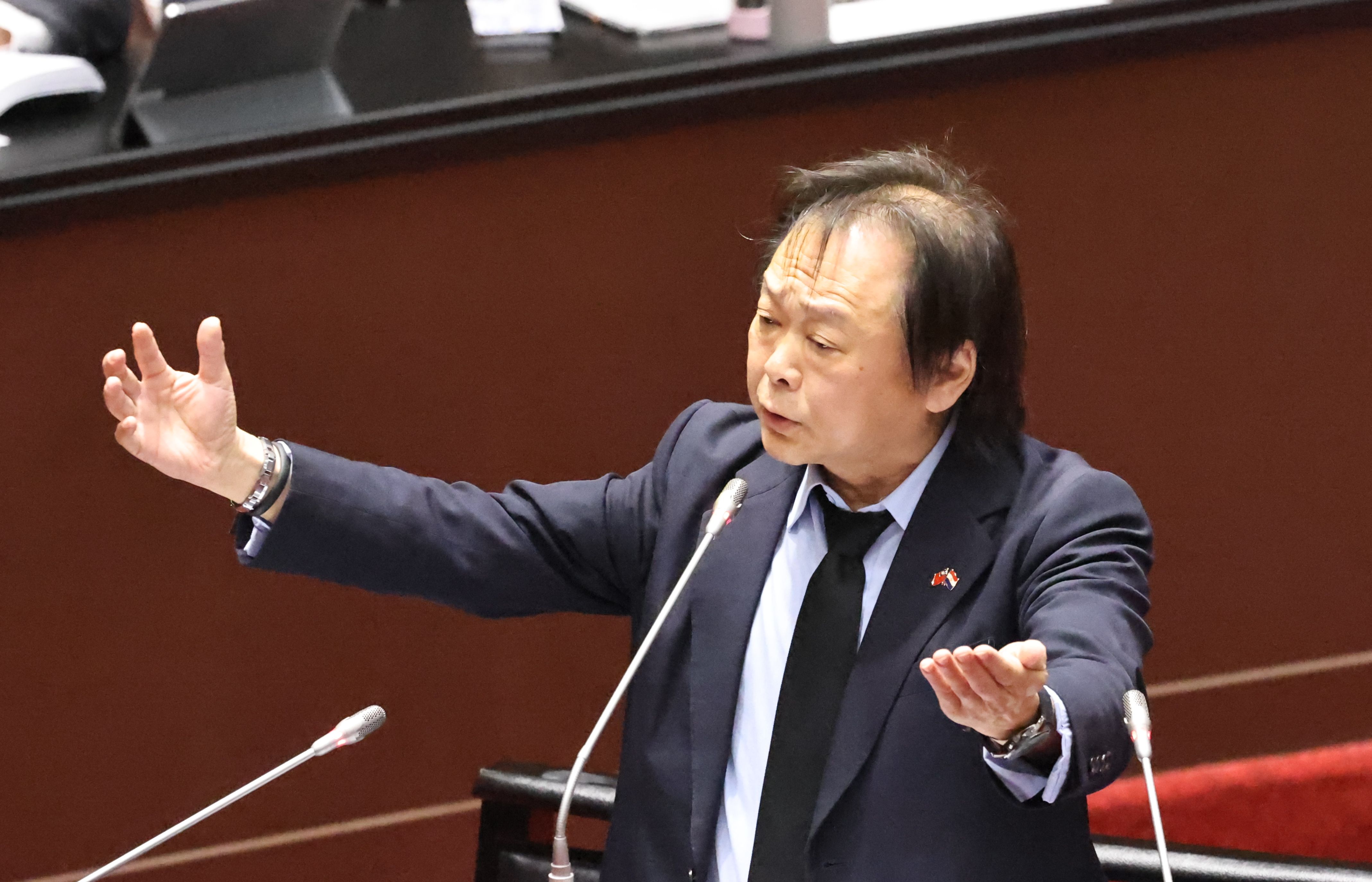 王世堅5日批柯文哲沒有連任壓力時,就無視法規與市民福祉,只為財團服務。資料照片/林啟弘攝