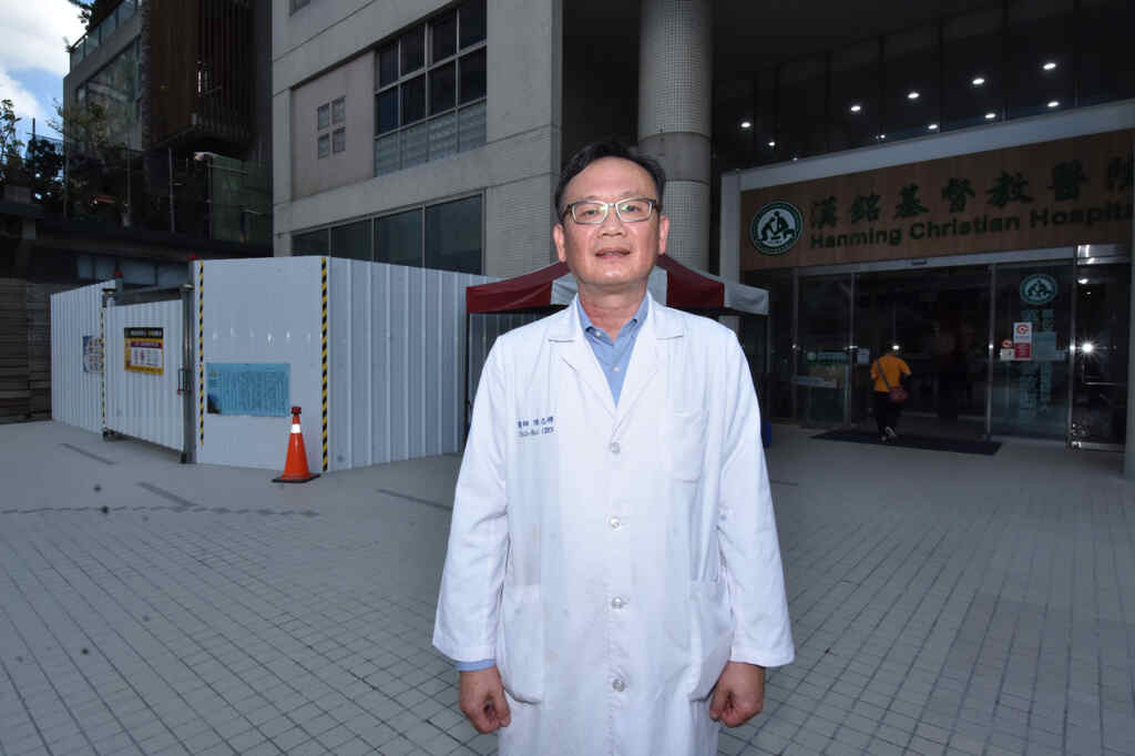 ▲陳志輝院長表示，漢基神經內科、中醫及復健科團隊都積極的介入，希望能夠與陳小妹長期抗戰。（彰基醫院提供）