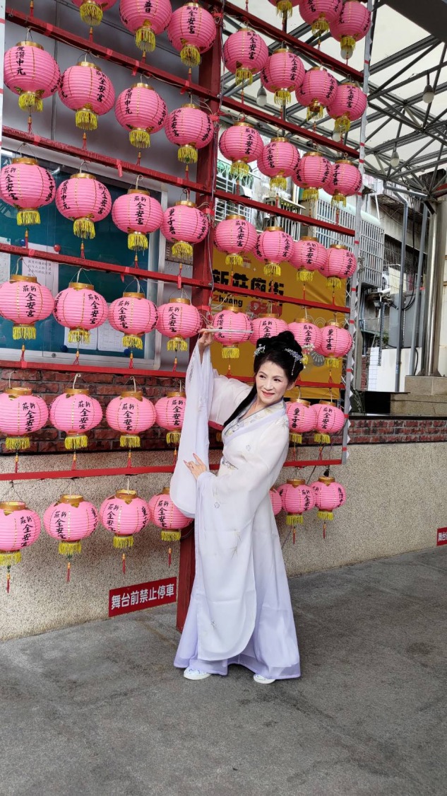 新莊廟街發展協會結合商圈十大特色廟宇,推出暢遊新莊廟街實境解謎活動。(圖/新莊廟街發展協會提供)