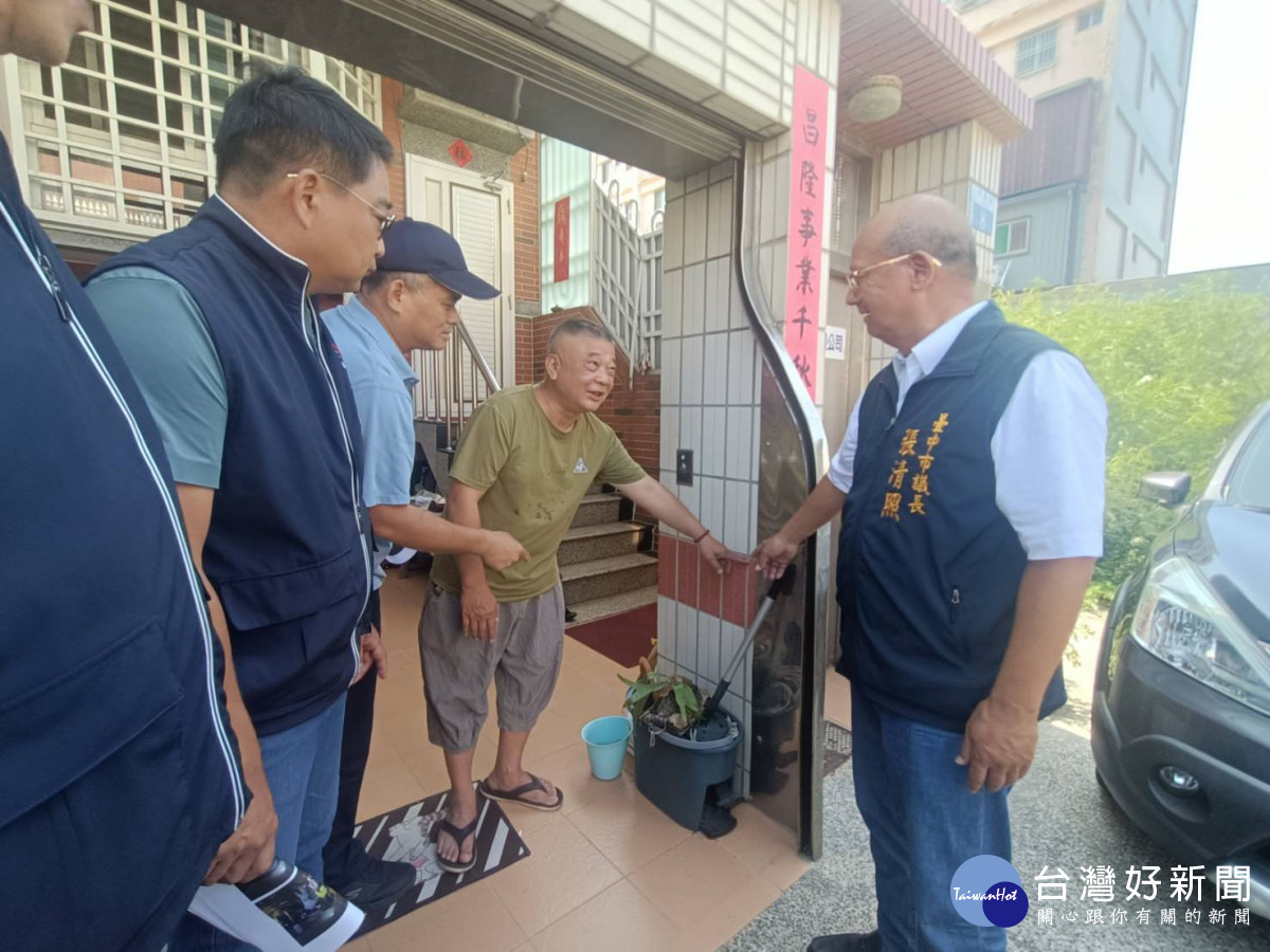 台中清水南社里居民反映,七月凱米颱風來襲多處低漥地區淹水。