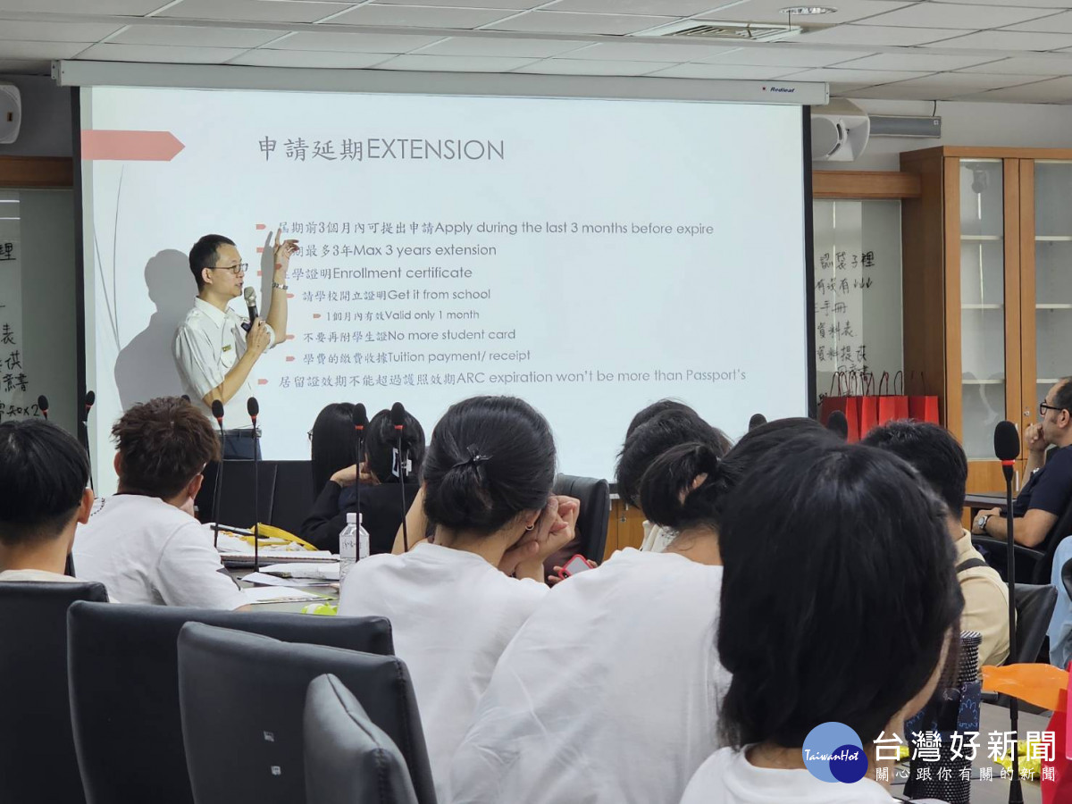 移民署臺中市專勤隊及臺中市第二服務站於靜宜大學舉辦「境外新生說明會」。