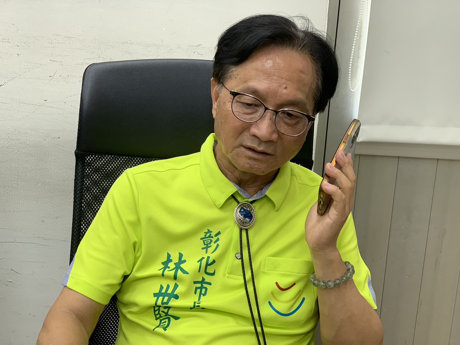 ▲彰化市長林世賢說,警方應追查真正的藏鏡人到底是誰。(記者張溎壕攝)
