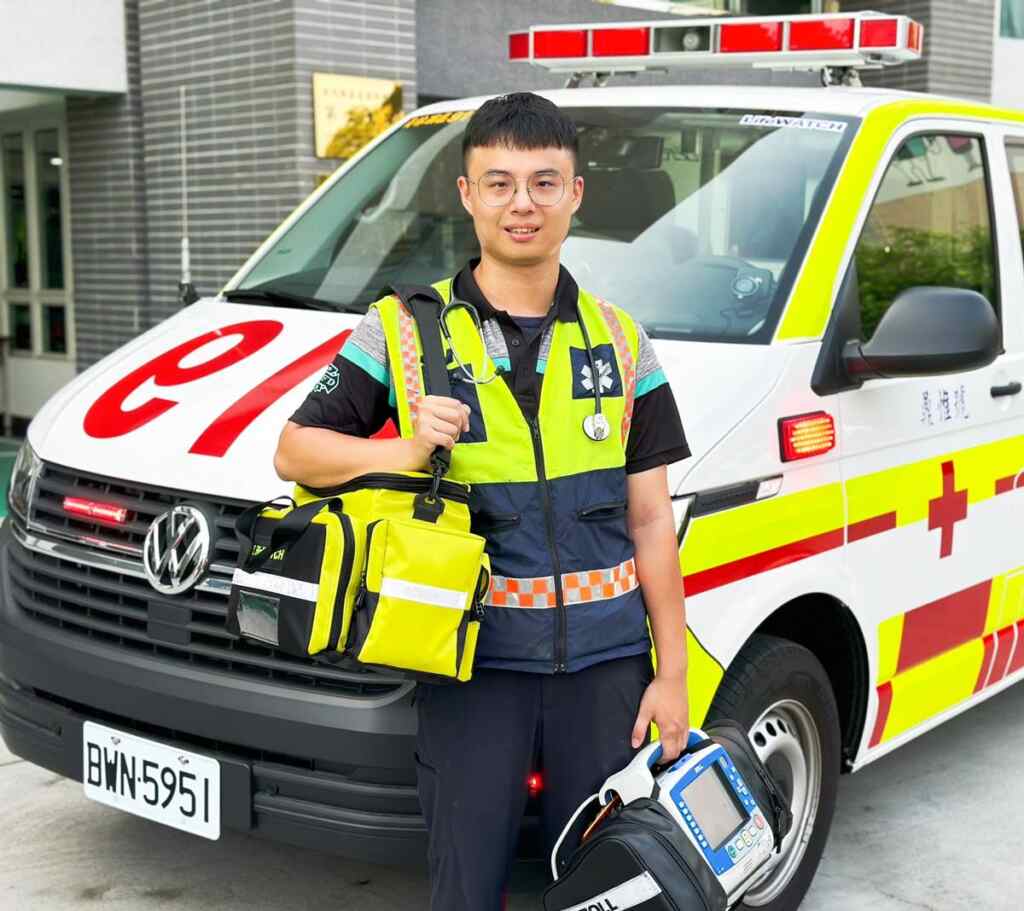 ▲彰化縣消防局員林西區分隊高級救護技術員曾仕同榮獲「金心獎」最佳救護技術員。(彰化縣消防局提供)