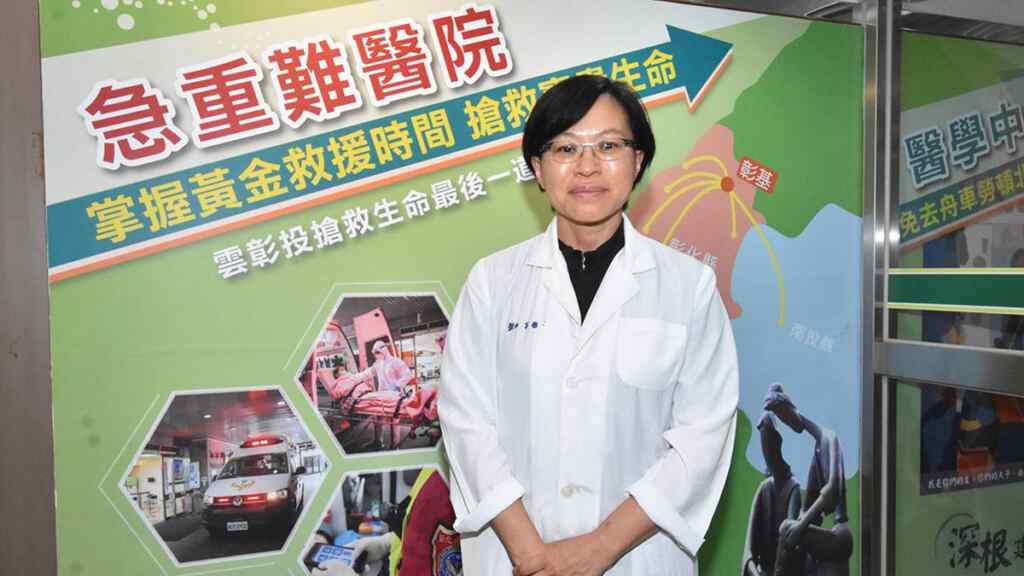 ▲黃璽文醫師表示,六十歲男子經過急重症加護的治療,心臟內外科的合併照護,順利康復返家。(彰基醫院提供)