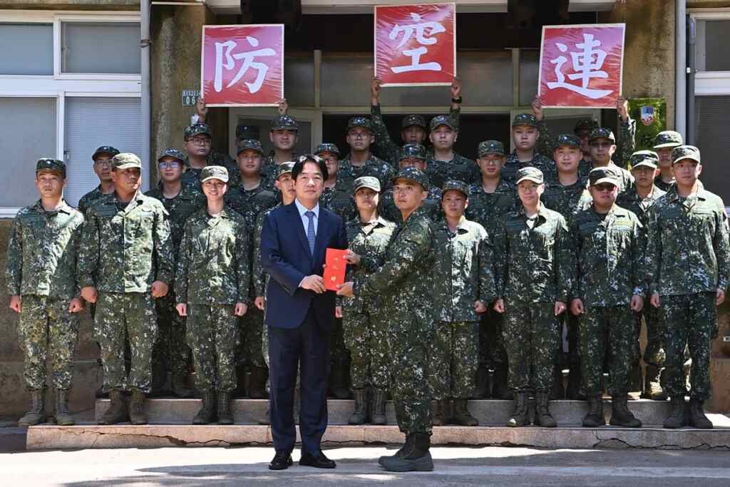 ▲秋節將屆,賴清德總統今天上午前往澎湖勗勉「空軍天駒部隊」、「澎防部防空連」及「海軍146艦隊」。(總統府提供)