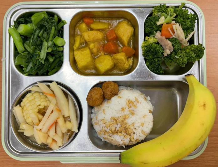 桃園在地綠竹筍入菜 學生開心享用營養午餐 93 349298
