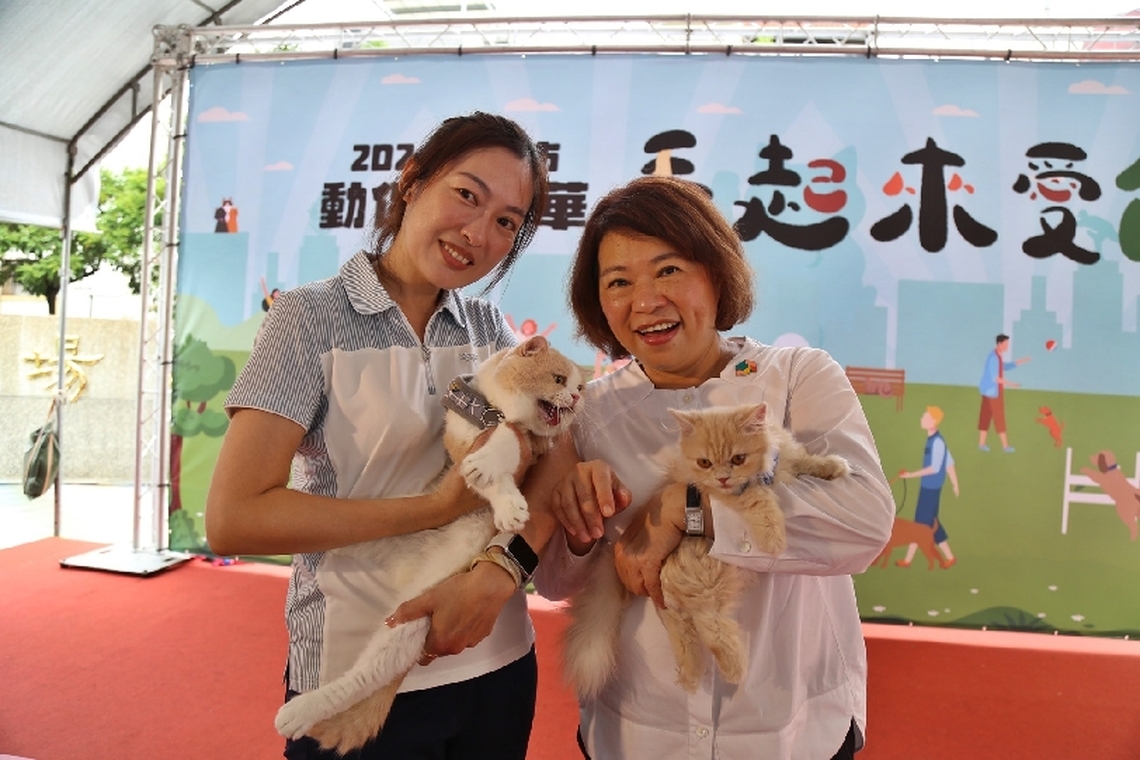 可愛爆表!「毛起來愛你」動保嘉年華今登場 嘉義市長黃敏惠與毛孩熱絡互動