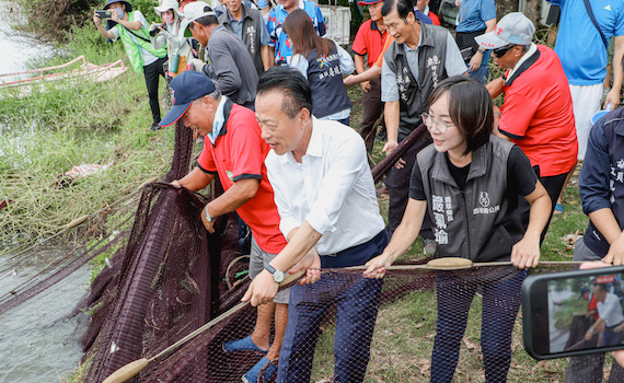 嘉縣鹿草涸魚文化季重現傳統力 現場熱鬧滾滾