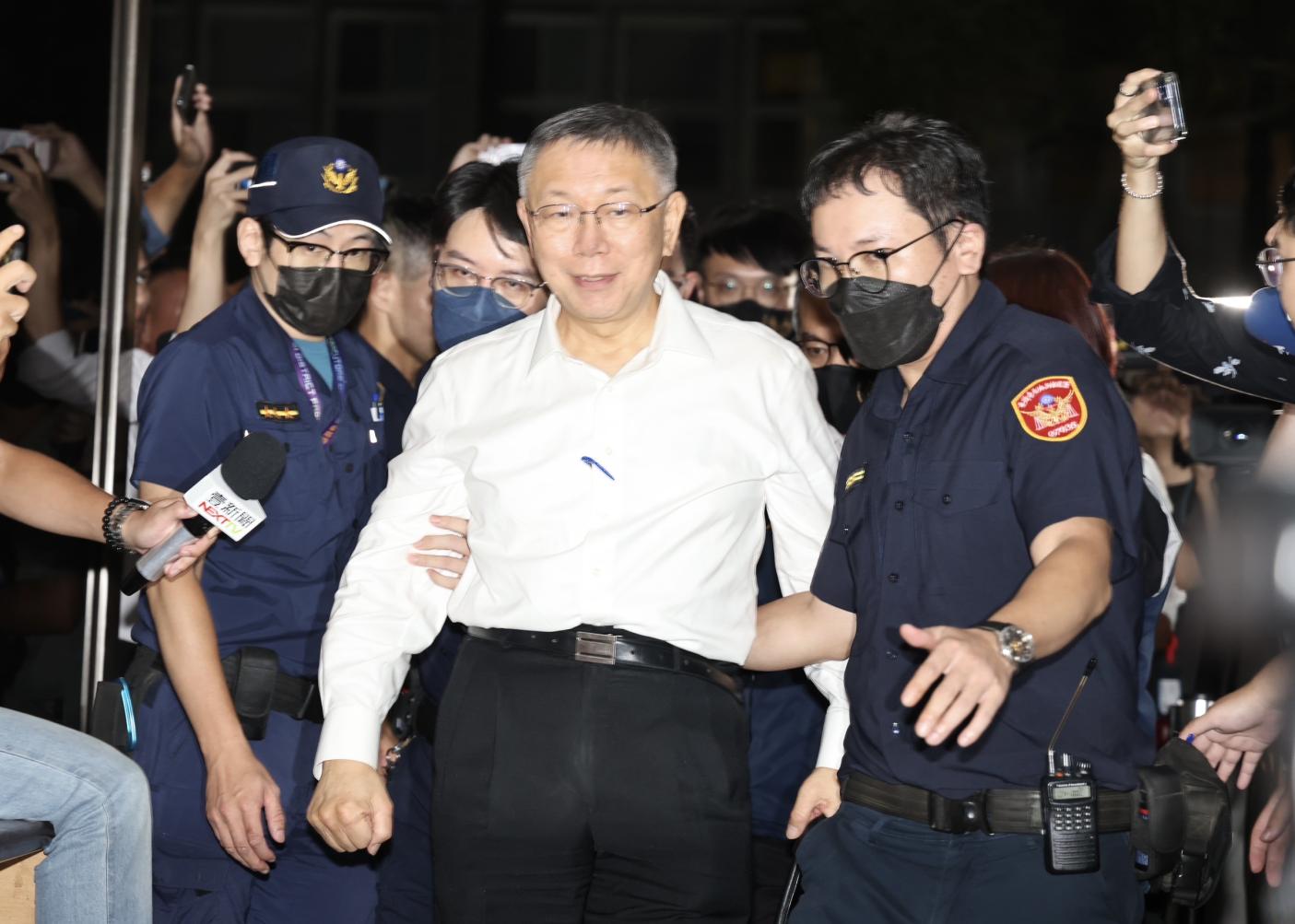 民眾黨主席柯文哲放棄抗告,確定羈押2個月,律師認為他想得太天真,因為押2個月就放人可能性不大。資料照片/林啟弘攝