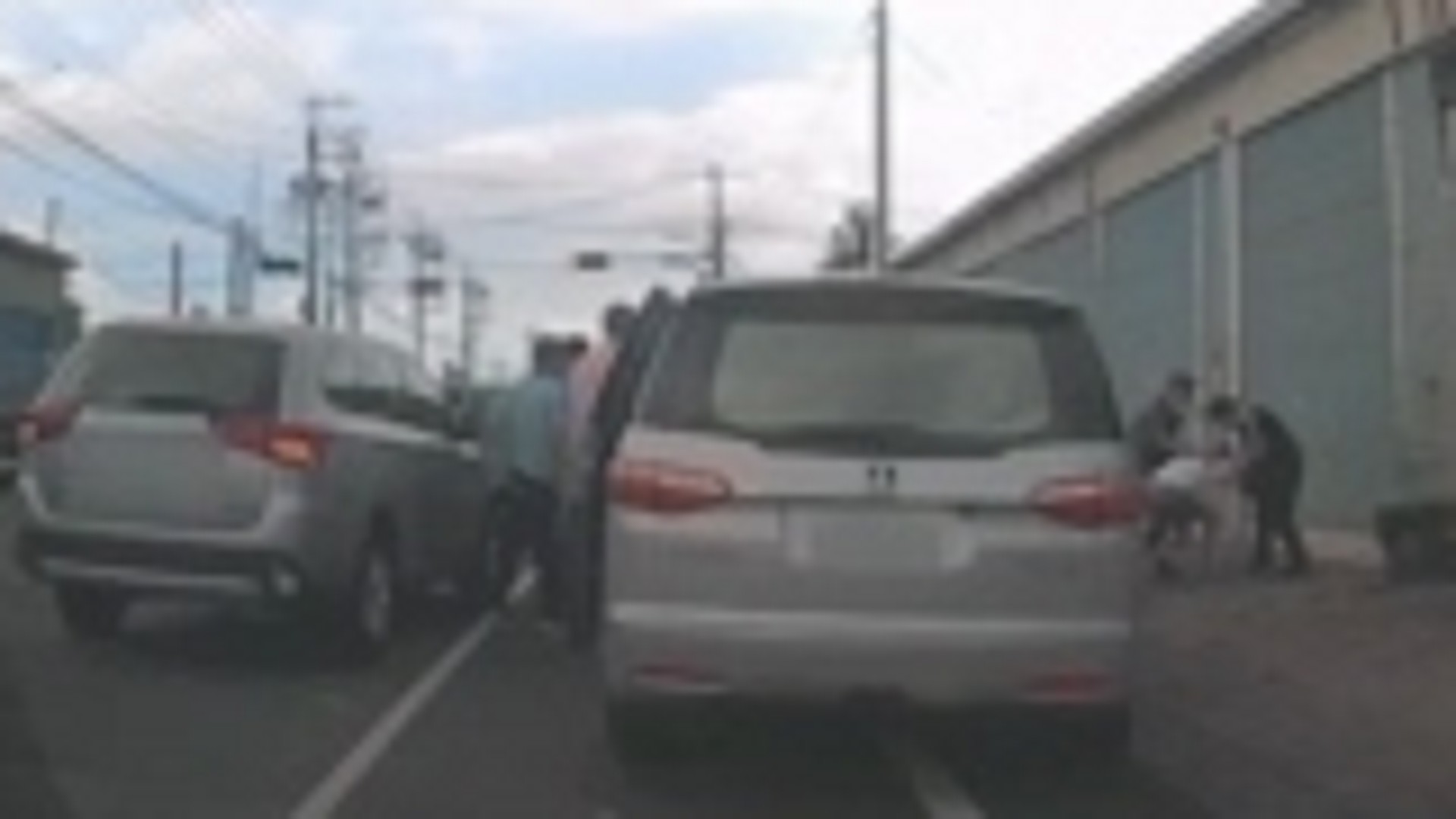 高雄男子遭強拉上車擄走,鼓山警13小時成功解救 高雄男子遭強拉上車擄走,鼓山警13小時成功解救