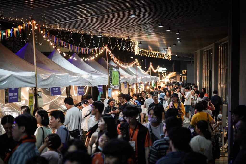 ▲北流外市集人潮絡繹不絕。(台北市文化局提供)