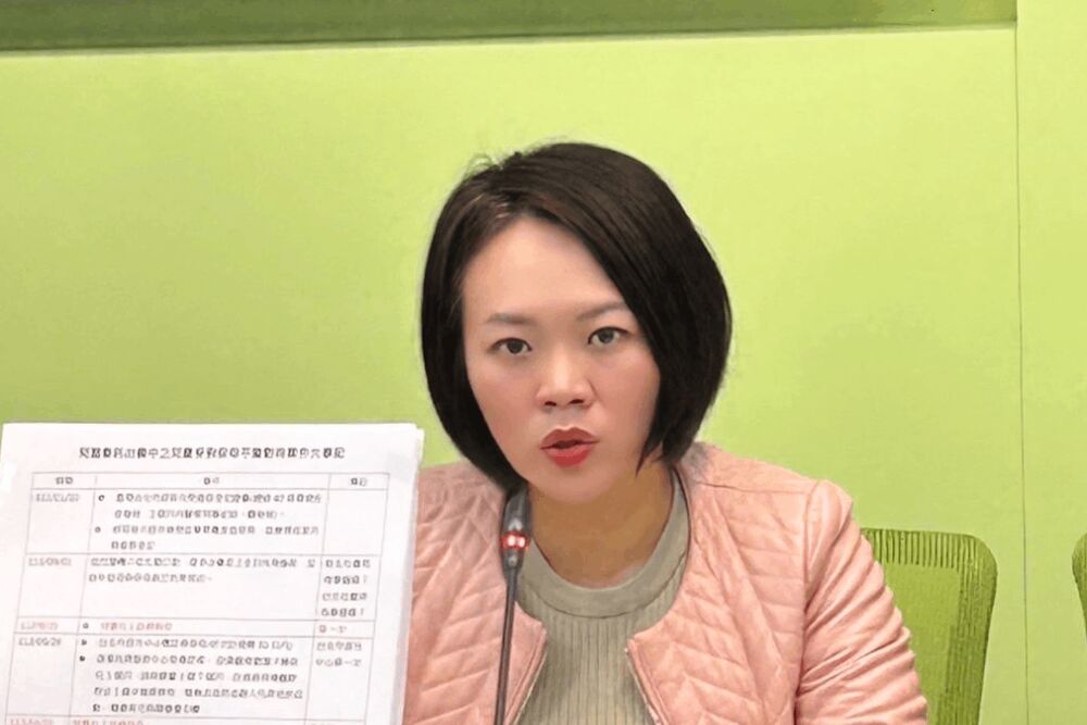 質疑巧到不能再巧 簡舒培:「沈慶京1500」距京華動工典禮僅兩週 234 照片來源:簡舒培臉書